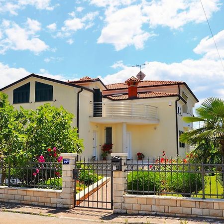 Apartments Sv. Pelegrin Умаг Екстериор снимка