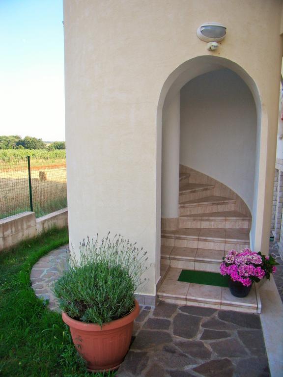 Apartments Sv. Pelegrin Умаг Екстериор снимка