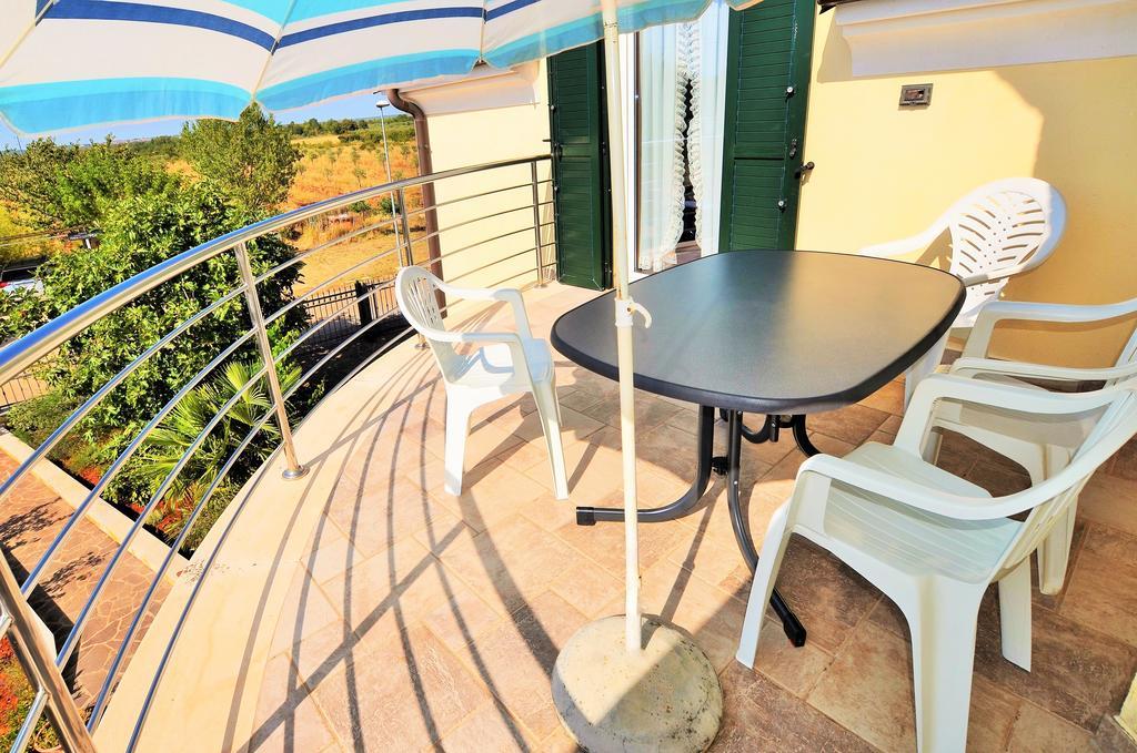 Apartments Sv. Pelegrin Умаг Екстериор снимка