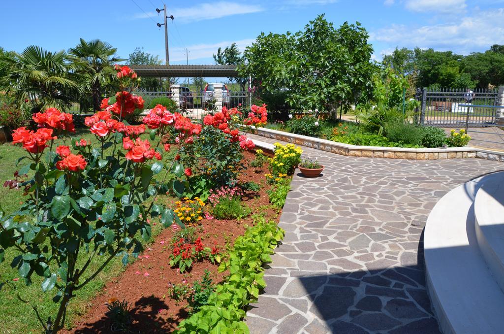 Apartments Sv. Pelegrin Умаг Екстериор снимка